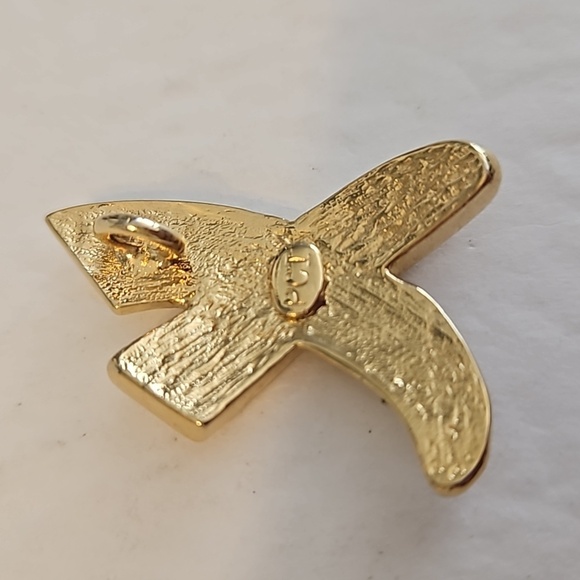 PCI Vintage Kiss Goldtone Pendant - Picture 6 of 7